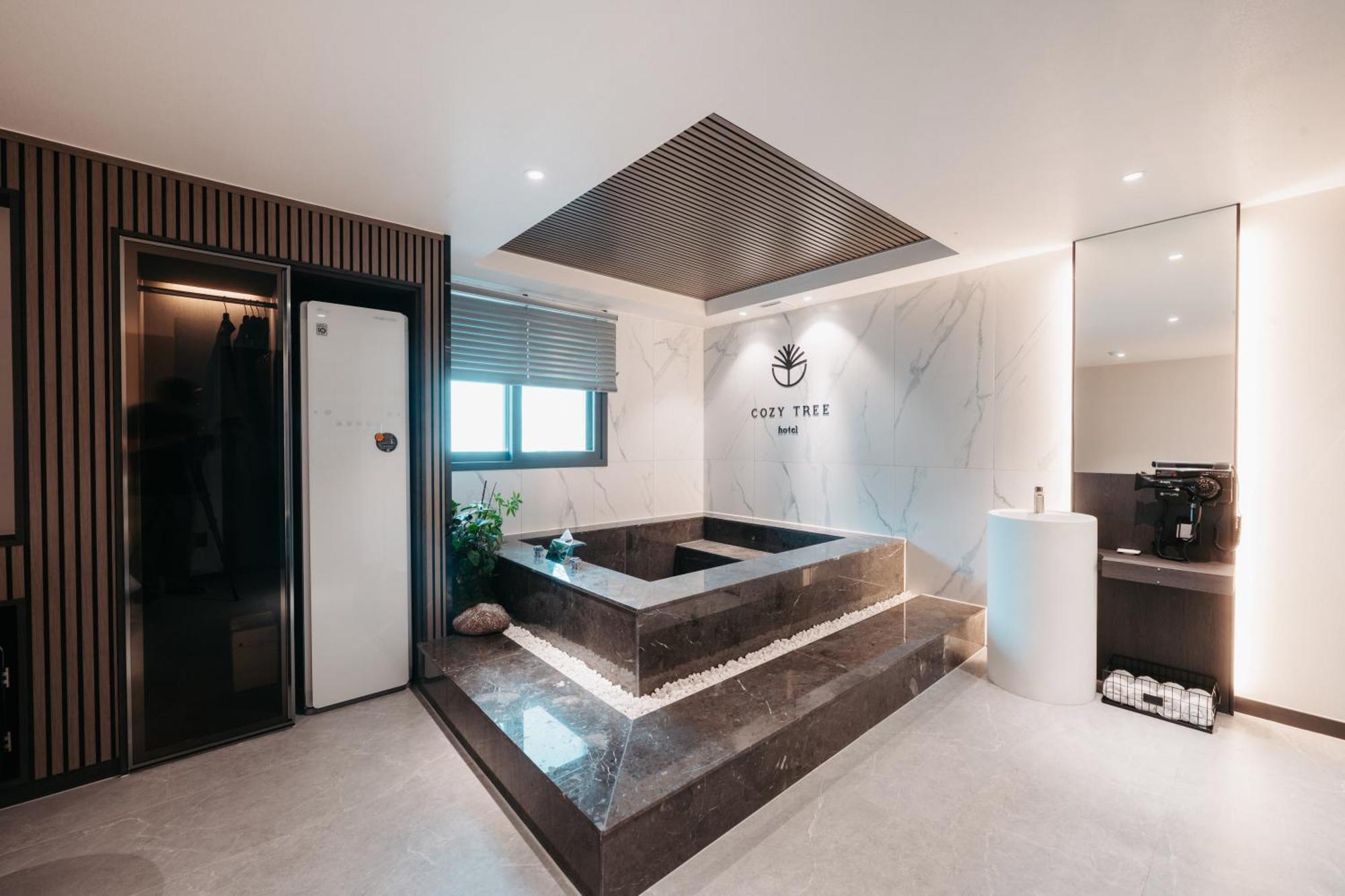 Cozy Tree Hotel Seomyeon Busan Dış mekan fotoğraf