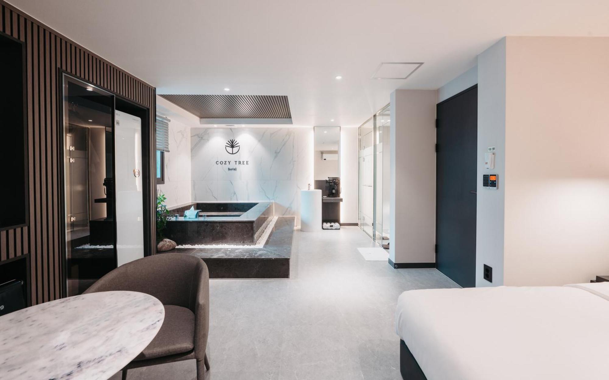 Cozy Tree Hotel Seomyeon Busan Dış mekan fotoğraf