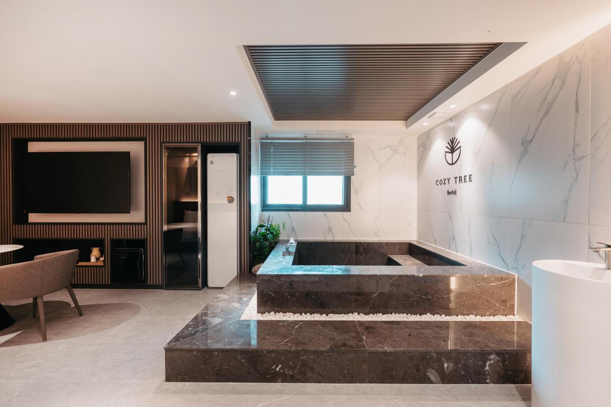 Cozy Tree Hotel Seomyeon Busan Dış mekan fotoğraf